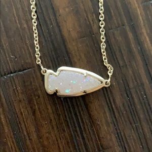 Kendra Scott - druzy, arrow! Gold and white!